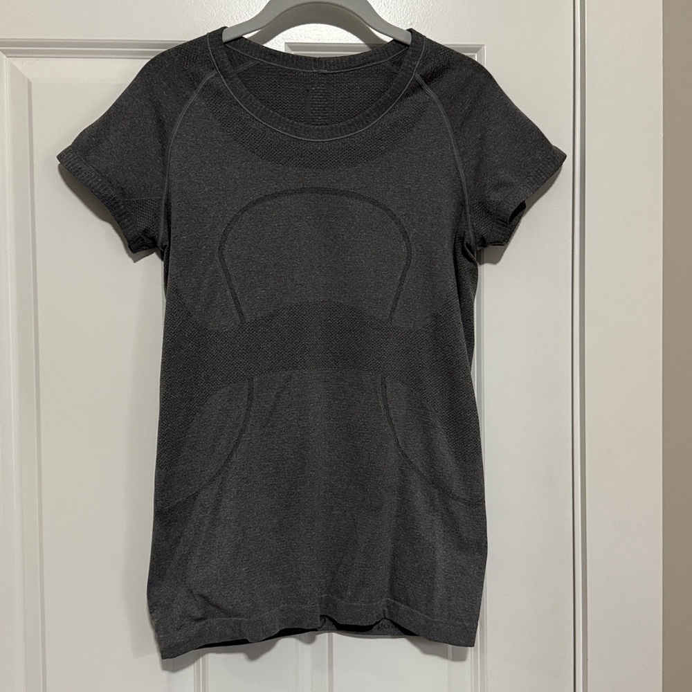 Lululemon athletica swiftly tech, hip length, heather grey, size 8